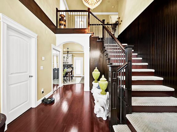 5th image of 14049 Grosvenor Rd