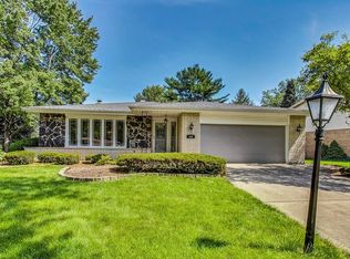 536 Valley View Dr, Downers Grove, IL 60516