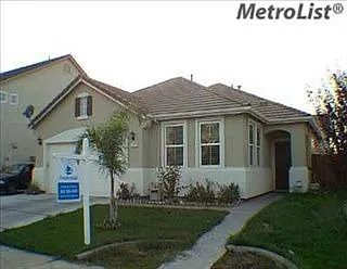 421 Hydrangea Ct photo 1