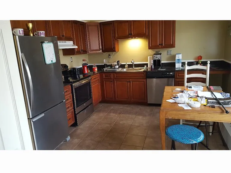 242 Maple Grove Subdivision Rd — Photo 2