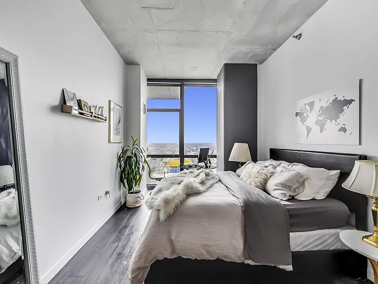 235 W Van Buren St #4311 — Photo 17