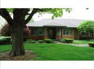 2385 Glenview Dr, Columbus, IN 47203