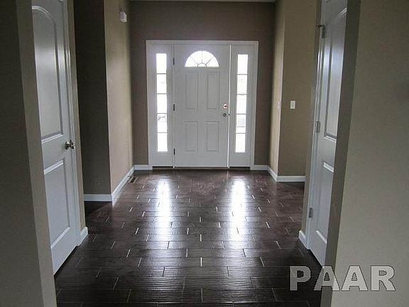 2nd image of 1321 Willow Gln