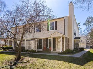 2117 Hidden Meadows Dr UNIT C, Walled Lake, MI 48390