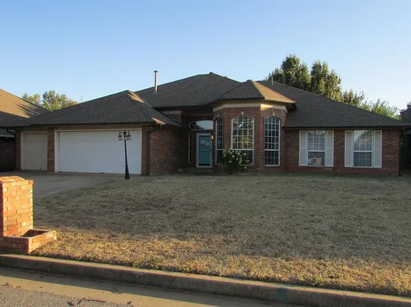 11824 SW 3rd St, Yukon, OK 73099