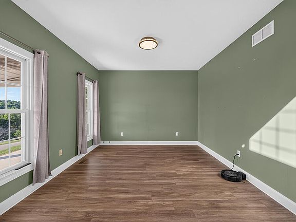 3rd image of 5 Timberidge Ct