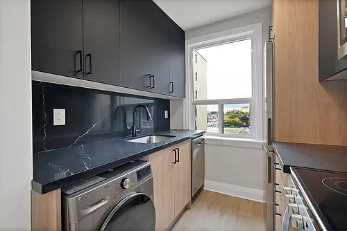 50 Raglan Ave Photo 1