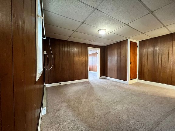 5th image of 447 W Main St Floor 2