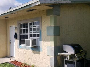 1041 NW 7th Ct, Hallandale Beach, FL 33009