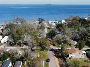 4319 3rd St, Bacliff, TX 77518