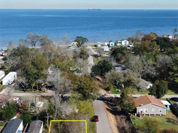 4319 3rd Street, Bacliff, TX 77518