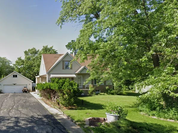 17W430 Pfund Ave, Addison, IL 60101