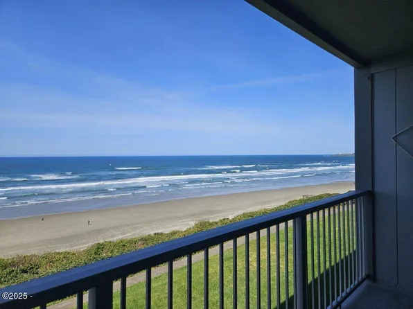 701 NW Coast St APT 202, Newport, OR 97365