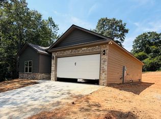 8 Hill St, Phenix City, AL 36869