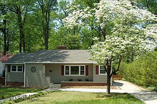1st image of 105 E Avondale Dr