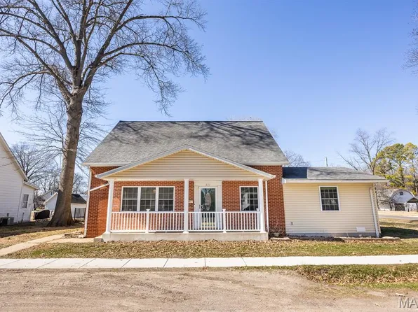 321 N John St, Mascoutah, IL 62258