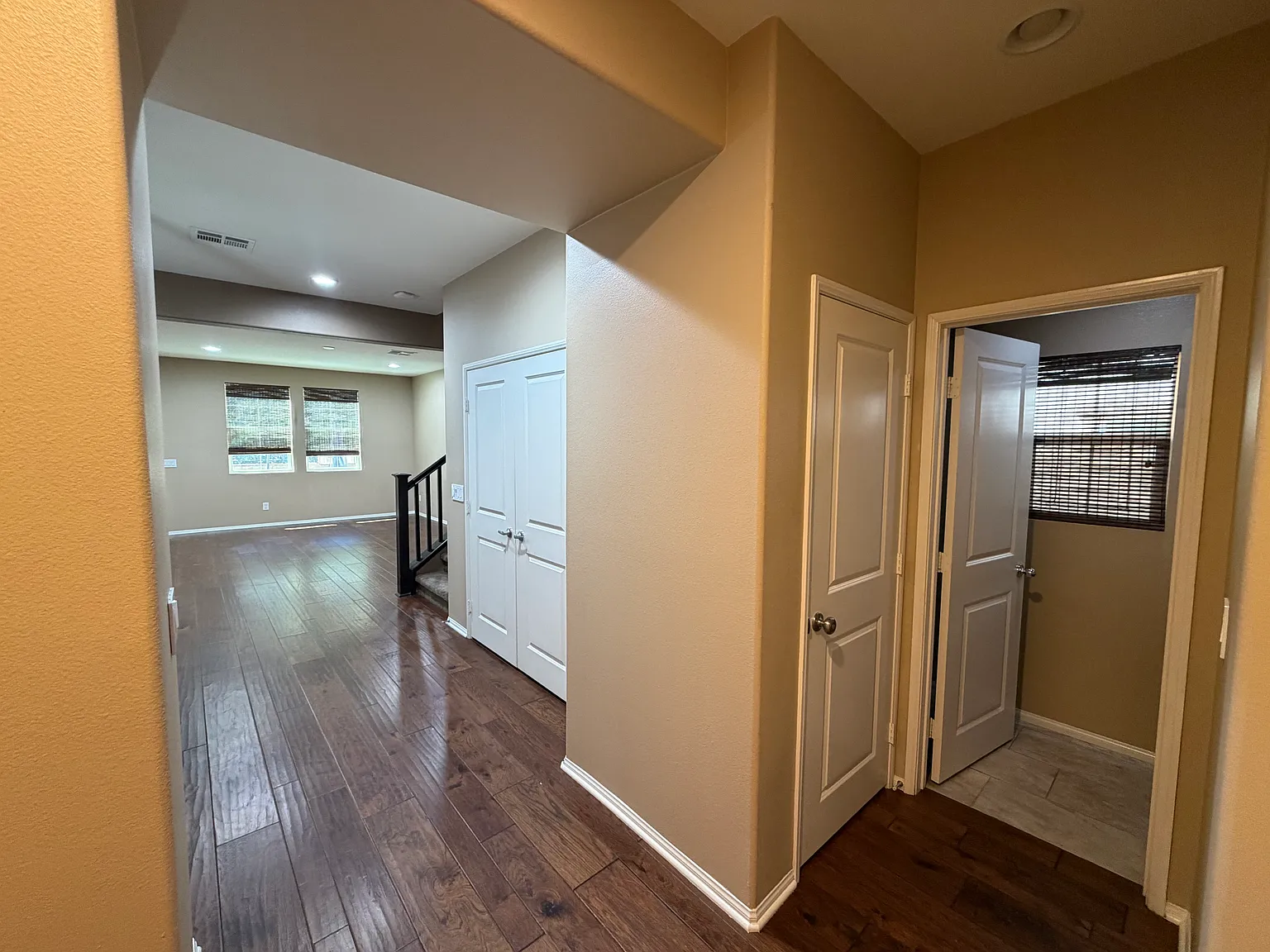 3 bed, 2.5 bath, 2000 sqft, $4,600 — Photo 4