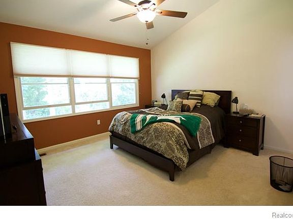 5th image of 5558 Ashby Ct #1