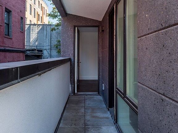 4th image of 49 Montrose Ave #2BEXX