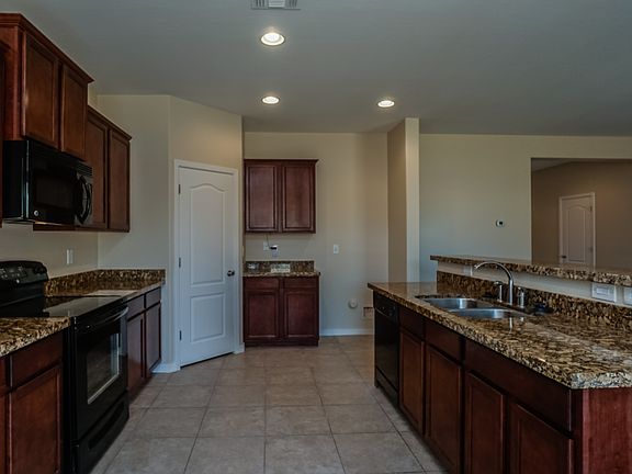 2nd image of 25160 W Park Ave
