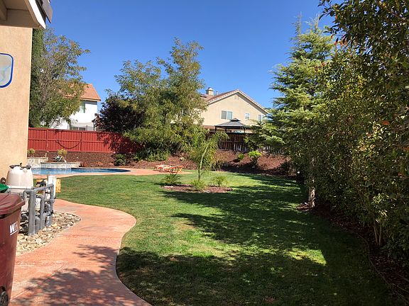 2nd image of 31447 Janelle Ln