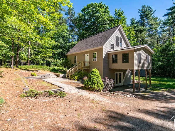 15 Hawthorne Ln, Jay, NY 12941