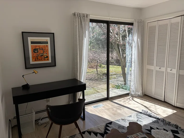 8 Wooded Oak Ln — Photo 17