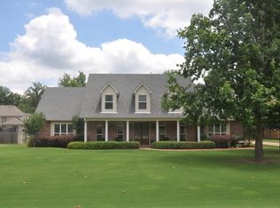 8526 Lake View Dr, Olive Branch, MS 38654