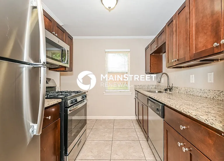 907 Edgefield Cir — Photo 8