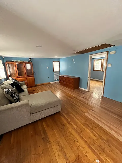 3 bed, $2,700 — Photo 3