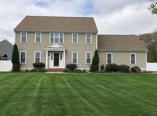 8 Blackbird Dr, Pembroke, MA 02359