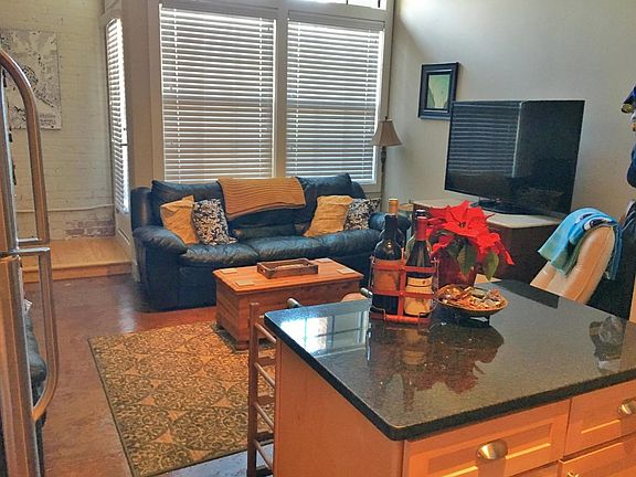 2nd image of 16 N Vine St APT 103