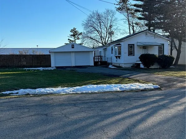 3633 Dartmouth St, Hamburg, NY 14075