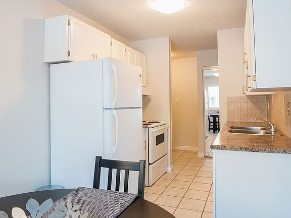 3rd image of 9600 Manning Ave #382944