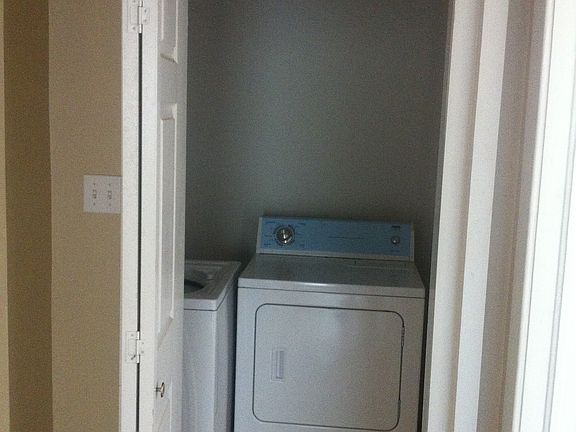 5th image of 3216 Avenue S APT Up