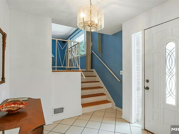 5th image of 52 Deer Trail Rd