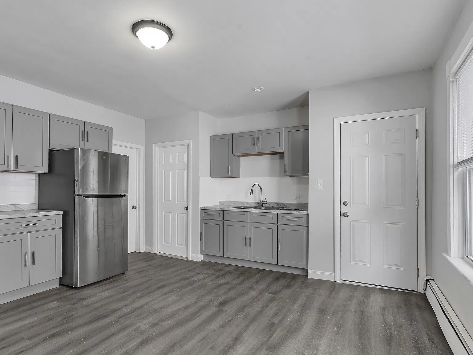 3 bed, 1400 sqft, $2,100 — Photo 2