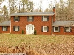 5755 Balsom Rd, Pfafftown, NC 27040