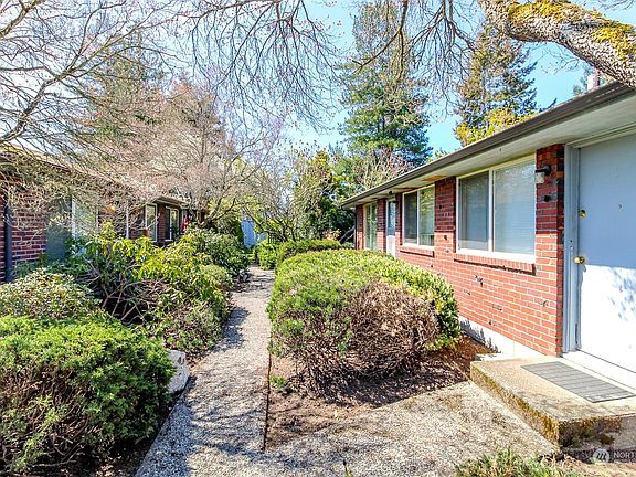 3rd image of 9502 Whitman Avenue SW
