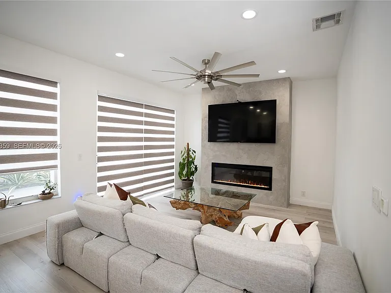 17346 SW 21st St — Photo 9