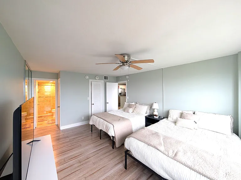 133 N Pompano Beach Blvd #806 — Photo 12