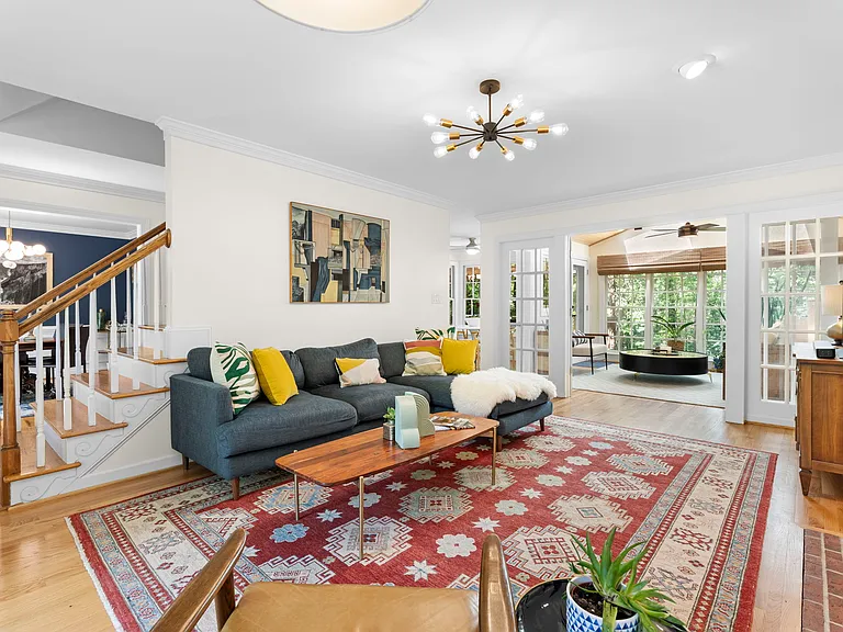 1011 New Chester Ct — Photo 7