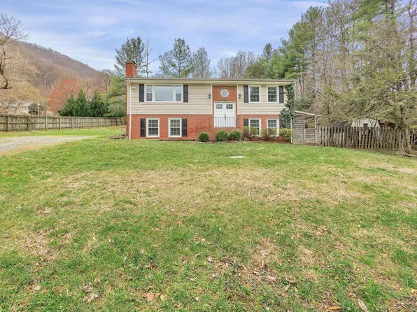 7120 Pippin Ln, Roanoke, VA 24018