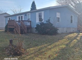 42 Maple Ln, Hudson, NY 12534