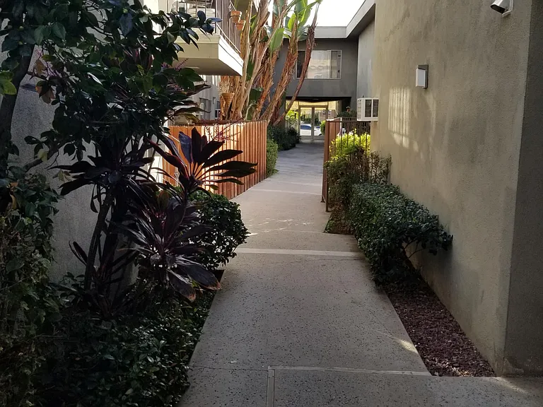 Addison St — Photo 5