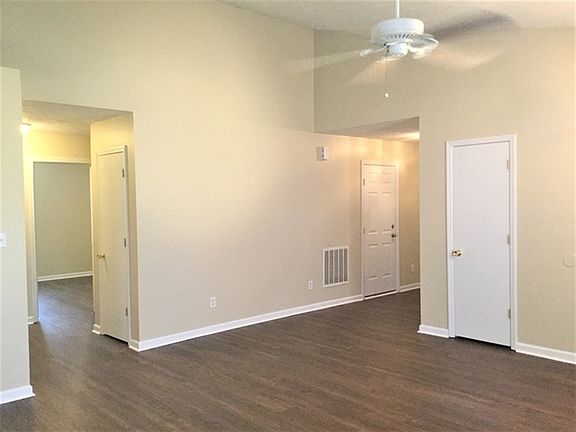 5th image of 1318 Oak Lake Ln