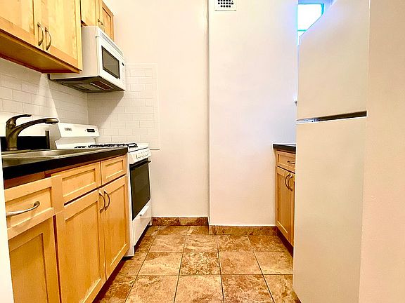 3rd image of 408 E 83rd St APT 3C