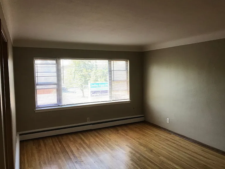 1573 Hartford Ave — Photo 23