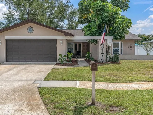 13176 Dorchester Dr, Seminole, FL 33776