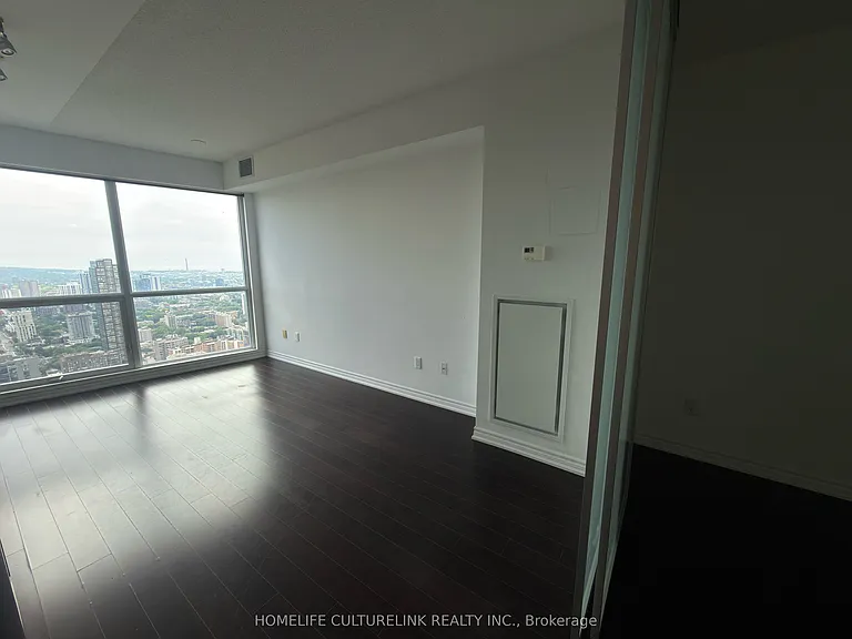 386 Yonge St #4606 — Photo 3